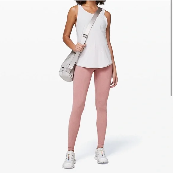 Lululemon Wunder Under High-Rise Tight Snow Washed
Vintage Mauve Size 6 - Picture 3 of 11